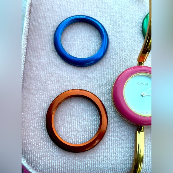 Gucci bangle watch with beautiful faces❤️💚💙🤍🧡 - Picture 10 of 15